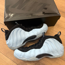 Load image into Gallery viewer, Nike Psychic Blue Foamposites Size 11

