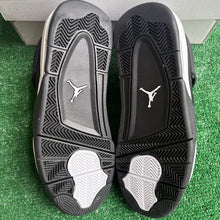 Load image into Gallery viewer, Jordan White Thunder 4s Size 9
