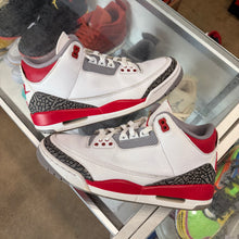 Load image into Gallery viewer, Jordan Fire Red 3s Size 8.5

