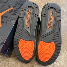 Load image into Gallery viewer, Jordan Fear 3s Size 7Y
