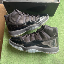 Load image into Gallery viewer, Jordan Cap and Gown 11s Size 10
