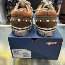 Load image into Gallery viewer, Vans Cocoa Pearlized Old Skool 36s Size 9
