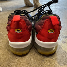Load image into Gallery viewer, Nike Vapormax Plus Size 11
