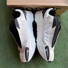 Load image into Gallery viewer, Yeezy Analog MNVM Laceless 700s Size 12.5
