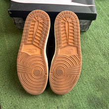 Load image into Gallery viewer, Jordan Flight Club 1s Size 11.5
