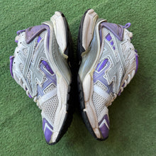 Load image into Gallery viewer, Balenciaga Runners Size 40
