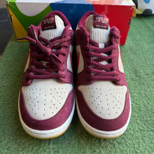 Load image into Gallery viewer, Nike SB Skate Like a Girl Low Dunks Size 11
