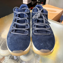 Load image into Gallery viewer, Jordan Jeter Low 11s Size 11
