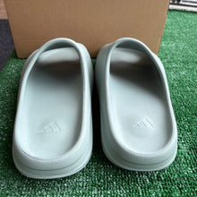 Load image into Gallery viewer, Adidas Yeezy Salt Slide Size 12
