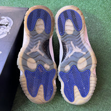 Load image into Gallery viewer, Jordan Space Jam 11s Size 9
