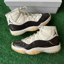 Load image into Gallery viewer, Jordan Neapolitan 11s Size 8.5W/7M
