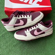 Load image into Gallery viewer, Nike Valentine’s Day Low Dunks Size 10
