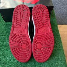 Load image into Gallery viewer, Jordan Patent Bred 1s Size 10
