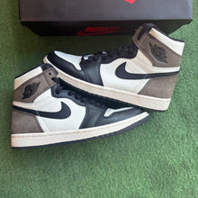 Load image into Gallery viewer, Jordan Mocha 1s Size 7.5
