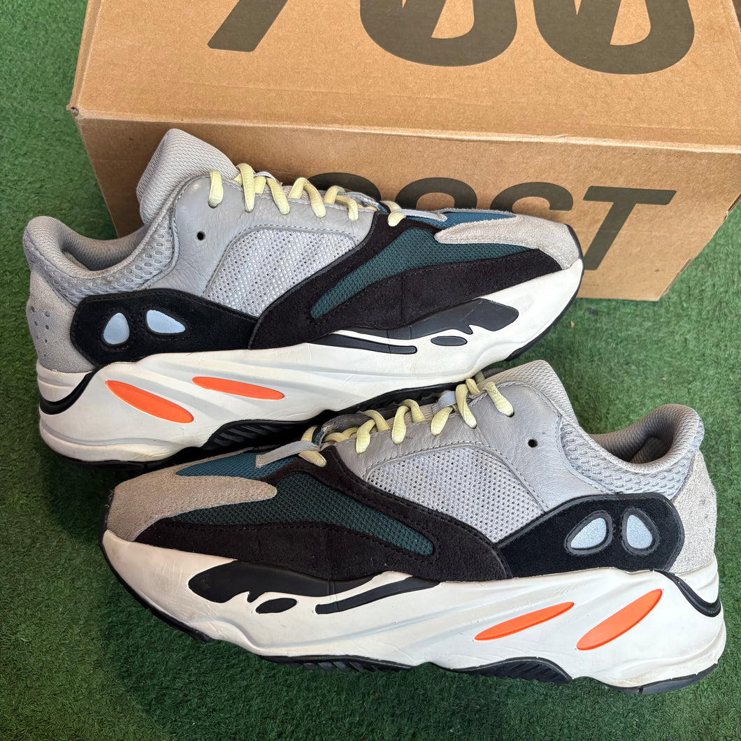 Yeezy Wave Runner 700s Size 8.5