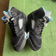 Load image into Gallery viewer, Jordan University Blue 5s Size 8
