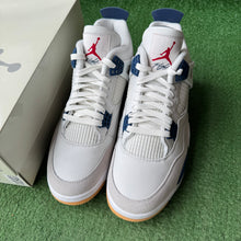 Load image into Gallery viewer, Jordan SB Navy 4s Size 11
