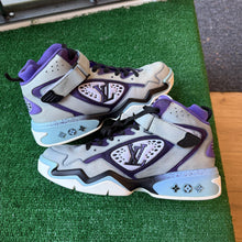 Load image into Gallery viewer, Louis Vuitton Trainer 2s Size 9
