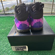 Load image into Gallery viewer, Nike Purple Camo Foamposites Size 7Y
