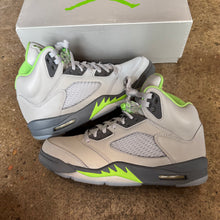 Load image into Gallery viewer, Jordan Green Bean 5s Size 8.5
