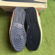 Load image into Gallery viewer, Jordan Howard University Low 1s Size 8.5
