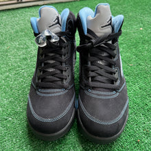 Load image into Gallery viewer, Jordan University Blue 5s Size 8
