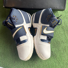 Load image into Gallery viewer, Nike LeBron Zoom Soldier Think 16 25 Straight 1s Size 13
