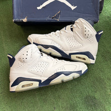 Load image into Gallery viewer, Jordan Midnight Navy 6s Size 9.5

