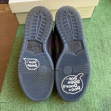 Load image into Gallery viewer, Nike SB Nardwaur Low Dunks Size 8
