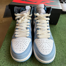 Load image into Gallery viewer, Jordan University Blue 1s Size 4Y
