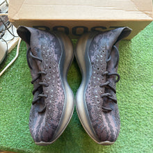 Load image into Gallery viewer, Yeezy Onyx 380s Size 8.5
