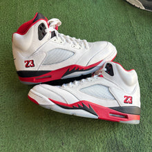 Load image into Gallery viewer, Jordan Fire Red (Black Tongue) 5s Size 10
