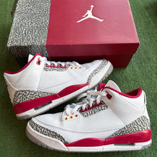 Load image into Gallery viewer, Jordan Cardinal 3s Size 9
