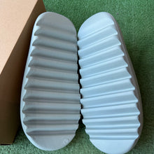Load image into Gallery viewer, Yeezy Salt Slides Size 12
