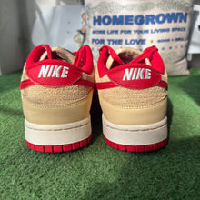 Load image into Gallery viewer, Nike Strawberry Waffle Low Dunks Size 11.5
