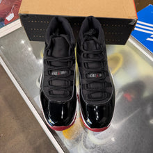 Load image into Gallery viewer, Jordan Bred 11s Size 9.5

