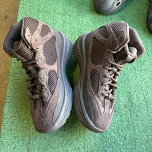 Load image into Gallery viewer, Yeezy Oil DSRT Boots Size 7
