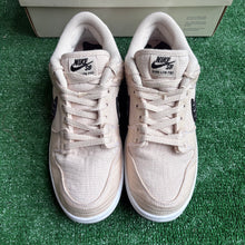 Load image into Gallery viewer, Nike SB Albino &amp; Preto Low Dunks Size 10.5
