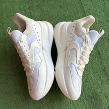 Load image into Gallery viewer, Alexander McQueen Sneakers Size 43
