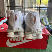 Load image into Gallery viewer, Nike Shox R4 Size 11

