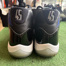 Load image into Gallery viewer, Jordan Space Jam 11s Size 10.5
