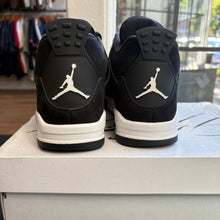 Load image into Gallery viewer, Jordan White Thunder 4s Size 9
