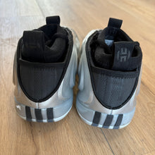 Load image into Gallery viewer, Adidas Harden All Star Vol. 10 Size 9
