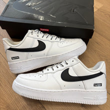 Load image into Gallery viewer, Nike Supreme Black White Air Force 1s Size 7

