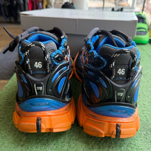 Load image into Gallery viewer, Balenciaga Runners Size 46
