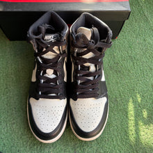 Load image into Gallery viewer, Jordan Mocha 1s Size 6Y
