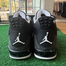 Load image into Gallery viewer, Jordan Fear 4s Size 4Y
