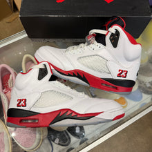 Load image into Gallery viewer, Jordan Black Tongue Fire Red 5s Size 9
