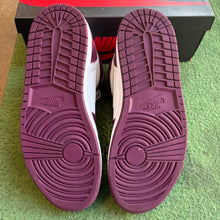 Load image into Gallery viewer, Jordan Bordeaux 1s Size 10
