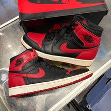 Load image into Gallery viewer, 2013 Jordan Banned Bred 1s Size 9.5
